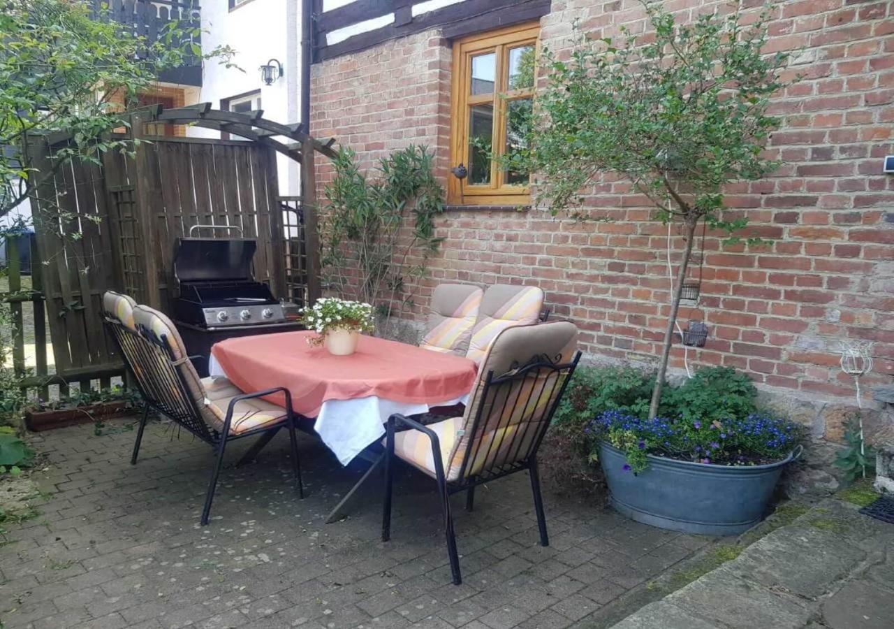 Aeltestes Haus In Quentel - Ferienwohnung 1 Mit Kleinem Garten Hessisch Lichtenau Exterior photo